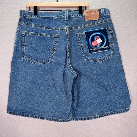 Vintage Levis 550 Jean Shorts Mens 40 Blue Jort Denim Baggy Medium Wash 1998 - Picture 1 of 16